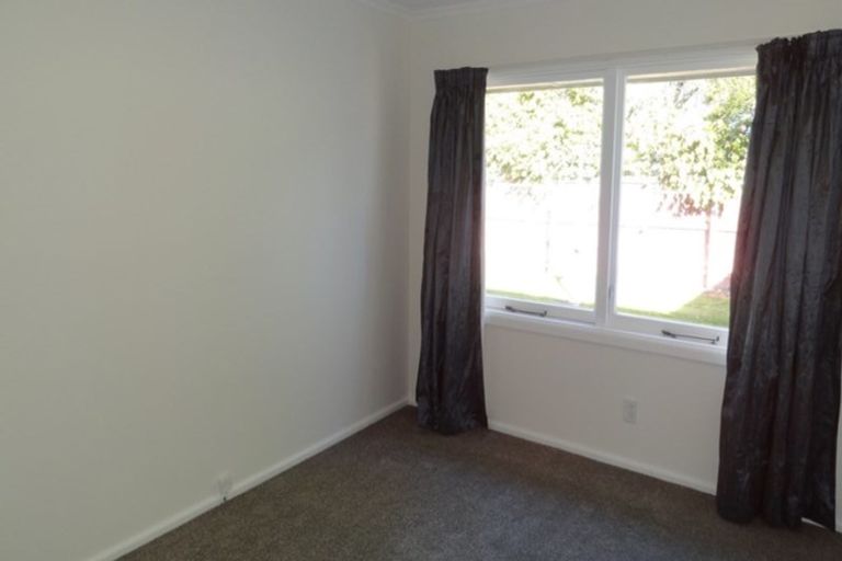 Photo of property in 2/9 Wadeley Road, Ilam, Christchurch, 8041