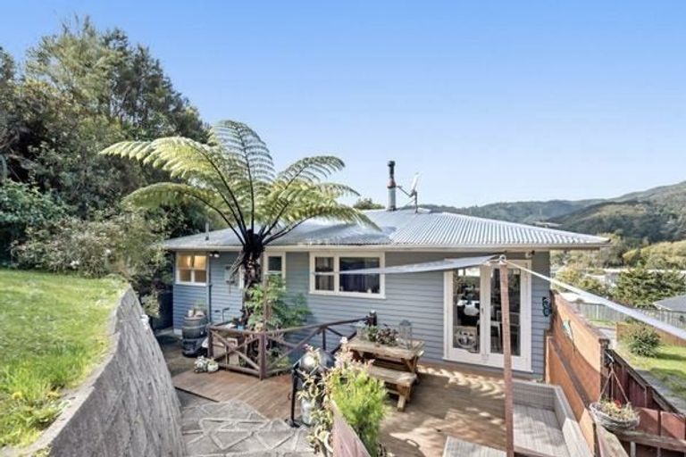 Photo of property in 41 Logie Street, Stokes Valley, Lower Hutt, 5019