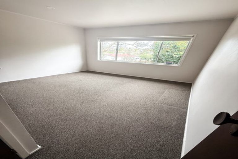 Photo of property in 1/57 Chartwell Avenue, Glenfield, Auckland, 0629