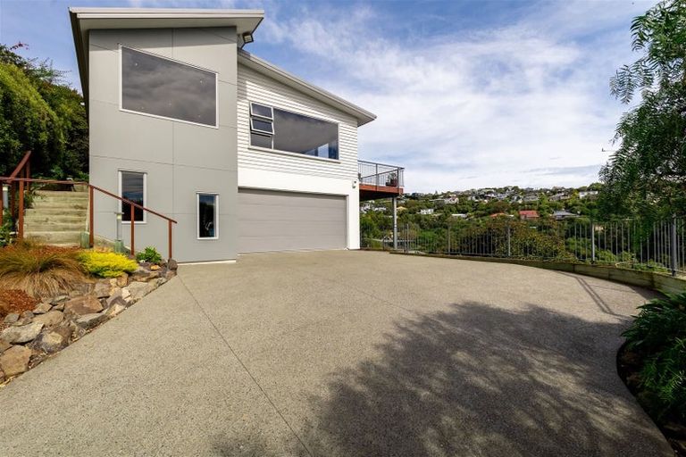 Photo of property in 18 Maffeys Road, Mount Pleasant, Christchurch, 8081
