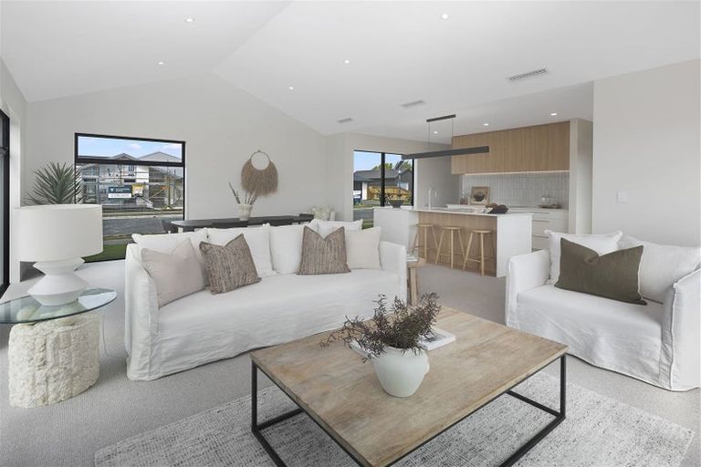 Photo of property in 28 Oakmill Drive, Casebrook, Christchurch, 8051