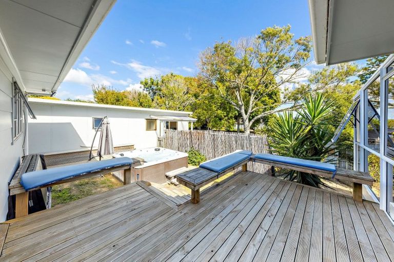 Photo of property in 22 Chrisarda Place, Red Hill, Papakura, 2110