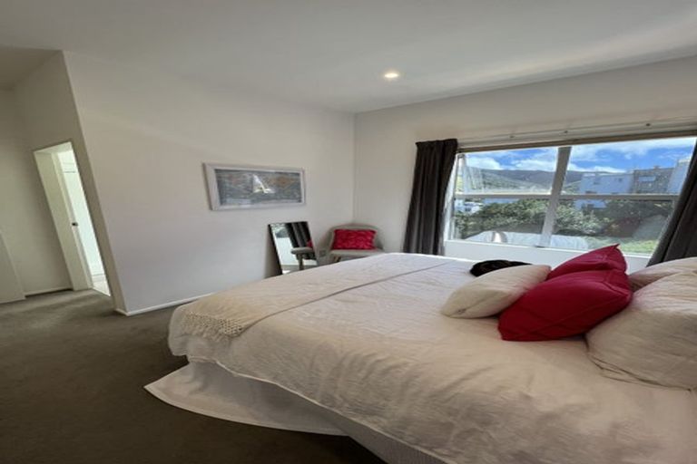 Photo of property in 44 Saddleback Grove, Karori, Wellington, 6012