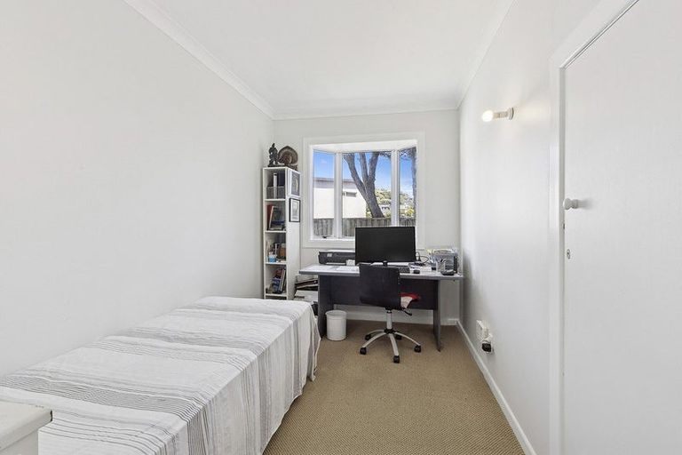 Photo of property in 31 Kiriwai Road, Paremata, Porirua, 5024