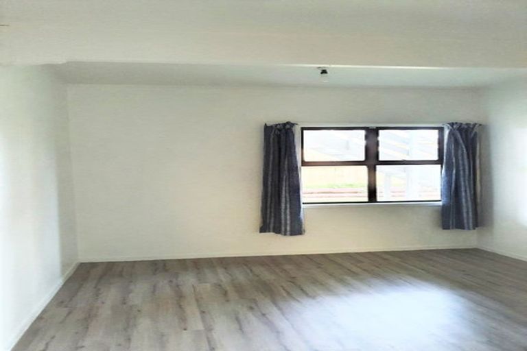 Photo of property in 19 Glen Norman Avenue, Henderson, Auckland, 0610