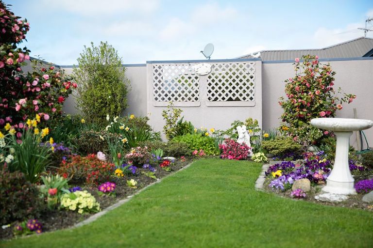 Photo of property in 55 Lowry Avenue, Redwood, Christchurch, 8051