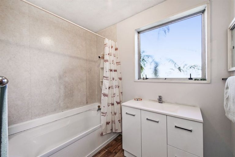 Photo of property in 13 Meon Street, Aranui, Christchurch, 8061