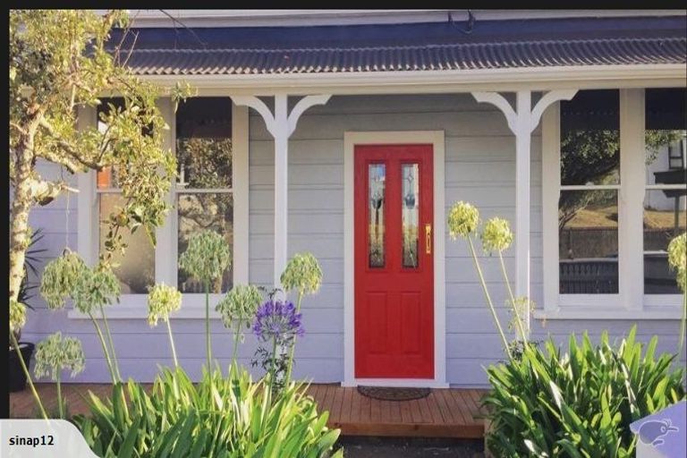 Photo of property in 14 Luxford Street, Berhampore, Wellington, 6023