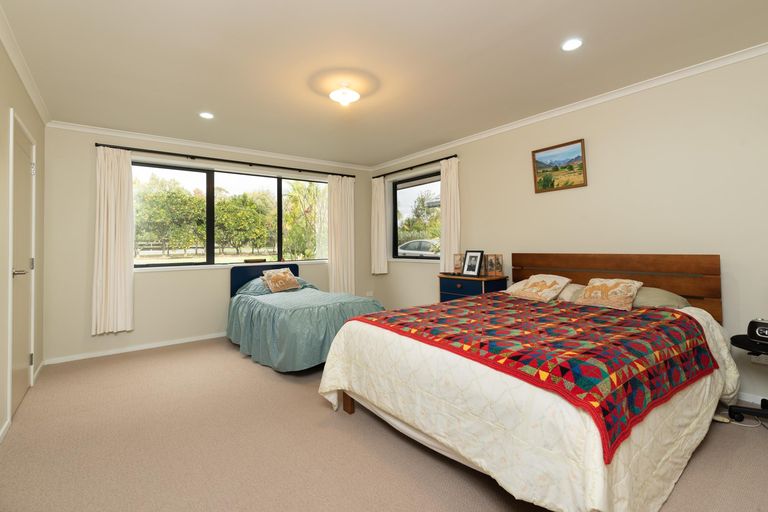 Photo of property in 6 Okura Drive, Kerikeri, 0230