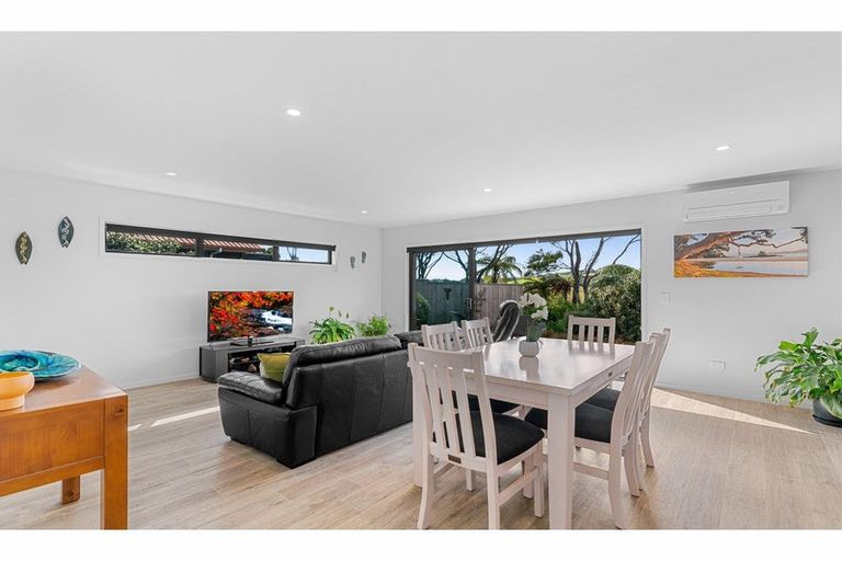 Photo of property in 10 Spinnaker Lane, Mangawhai, 0505