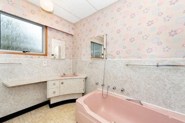 Photo of property in 34 Kensington Place, Fairfield, Hamilton, 3214