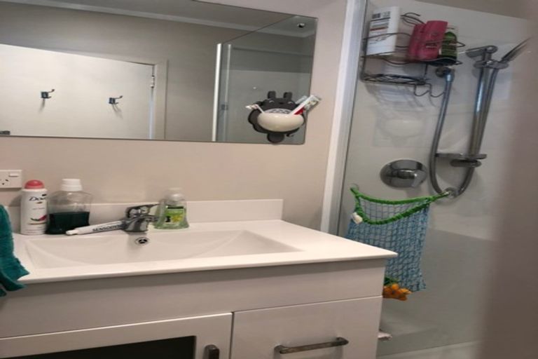 Photo of property in 2/7 Chapel Street, Papakura, 2110