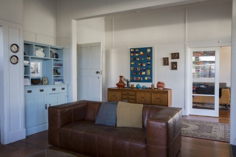 Photo of property in 45 Napier Terrace, Hospital Hill, Napier, 4110