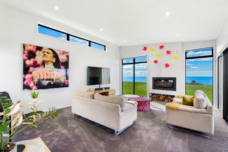 Photo of property in 10 Mer Place, Bay View, Napier, 4104