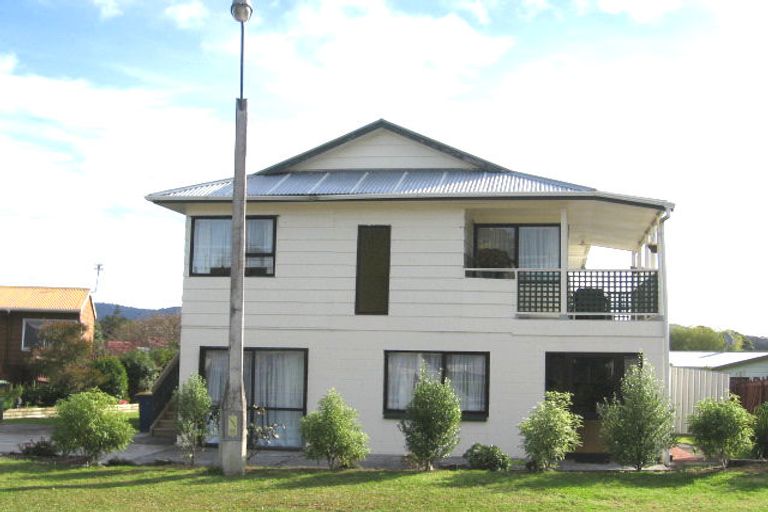 Photo of property in 3 Ohira Place, Henderson, Auckland, 0612