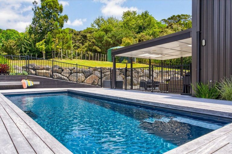 Photo of property in 2 Cambridge Lane, Mangawhai, 0505