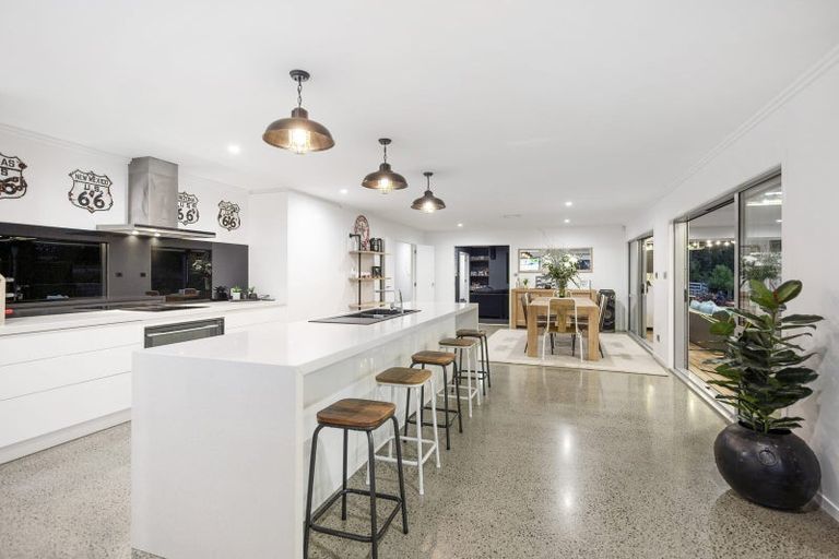 Photo of property in 583 State Highway 16, Kumeu, 0891