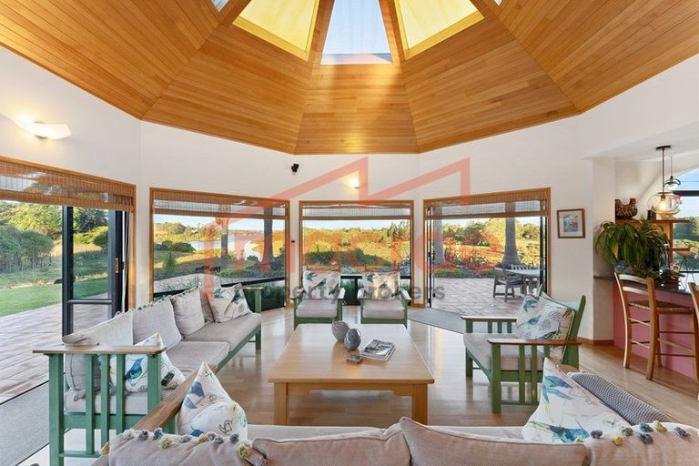 Photo of property in 111 Riverland Road, Kumeu, 0892