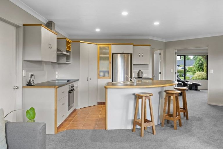 Photo of property in 24 Oaklands Drive, Cambridge, 3434