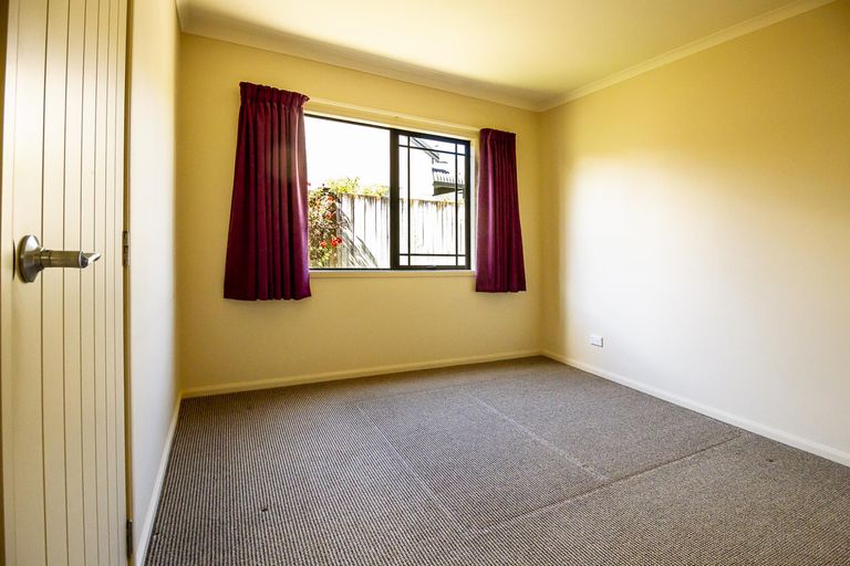 Photo of property in 27 Pirie Street, Palmerston North, 4410
