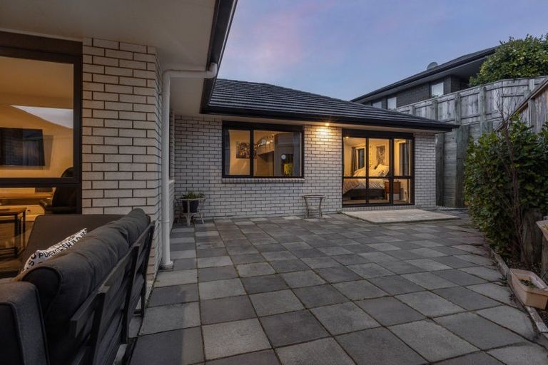 Photo of property in 14 Schooner Drive, Whitby, Porirua, 5024