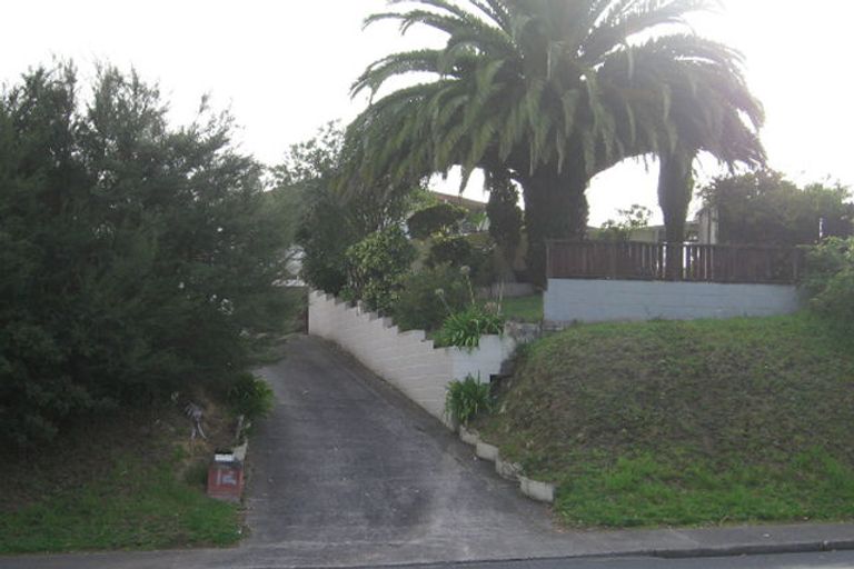 Photo of property in 3/6 Makora Road, Massey, Auckland, 0614