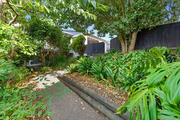 Photo of property in 167 Tutere Street, Waikanae Beach, Waikanae, 5036