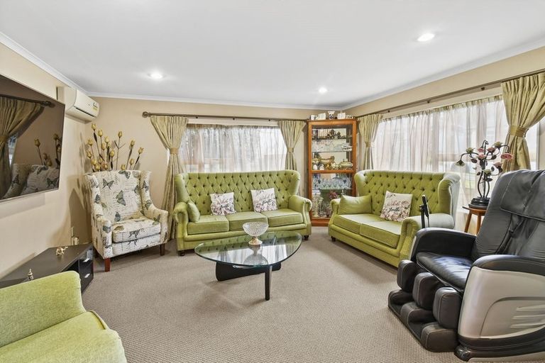 Photo of property in 29 Seresin Crescent, Flat Bush, Auckland, 2016