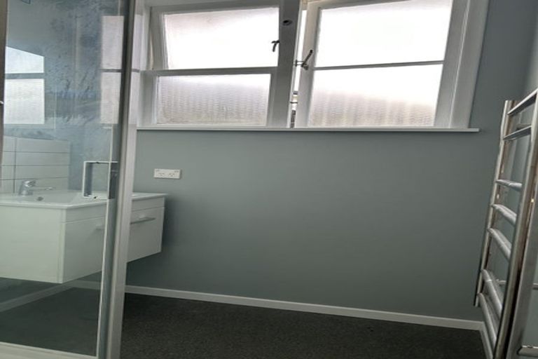 Photo of property in 107 Nevay Road, Miramar, Wellington, 6022