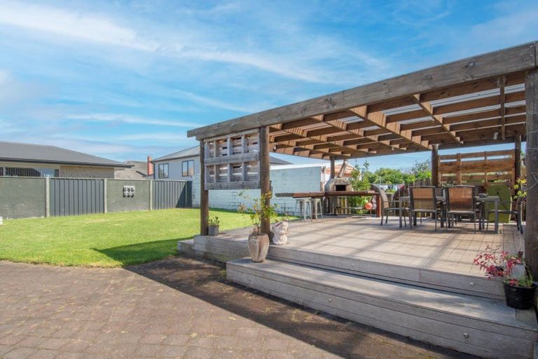 Photo of property in 15 Pemberton Crescent, Greerton, Tauranga, 3112