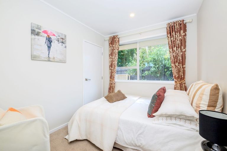 Photo of property in 1/251 Forrest Hill Road, Forrest Hill, Auckland, 0620