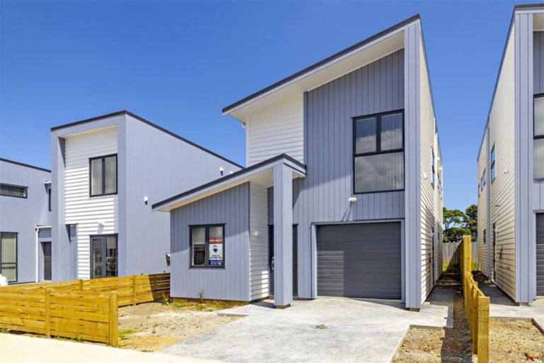 Photo of property in 9 Tapuwae Way, Mangere Bridge, Auckland, 2022