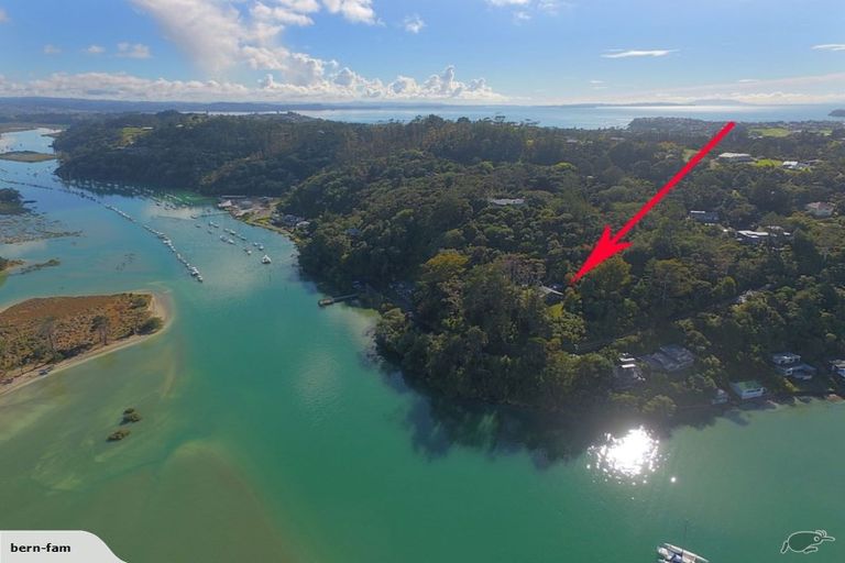 Photo of property in 219 Wade River Road, Wade Heads, Whangaparaoa, 0932