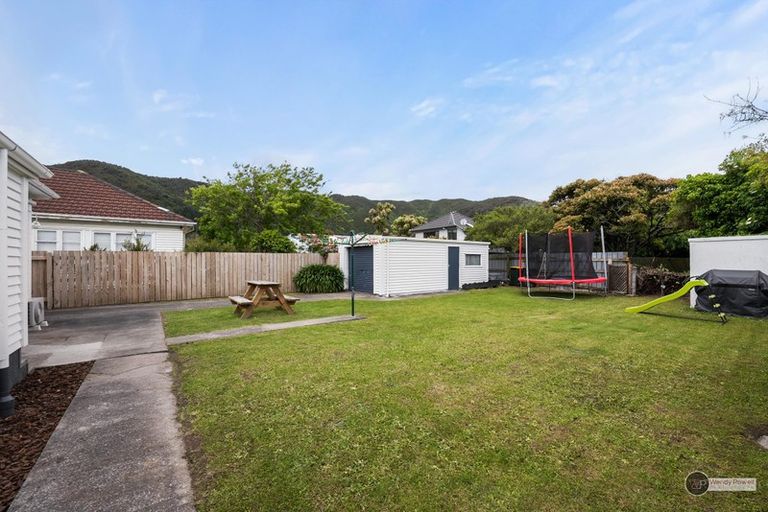 Photo of property in 2 Rumgay Street, Fairfield, Lower Hutt, 5011