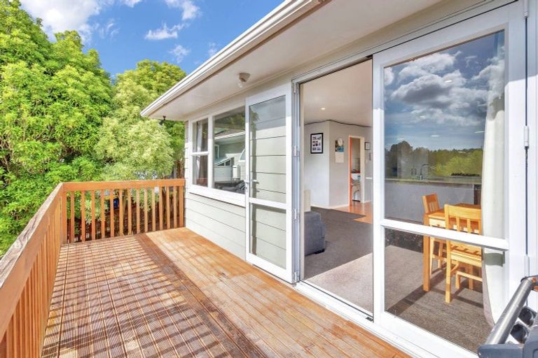 Photo of property in 50 Tamahere Drive, Glenfield, Auckland, 0629
