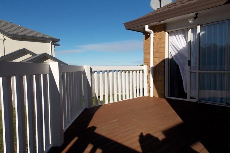 Photo of property in 107 Ashton Fitchett Drive, Brooklyn, Wellington, 6021