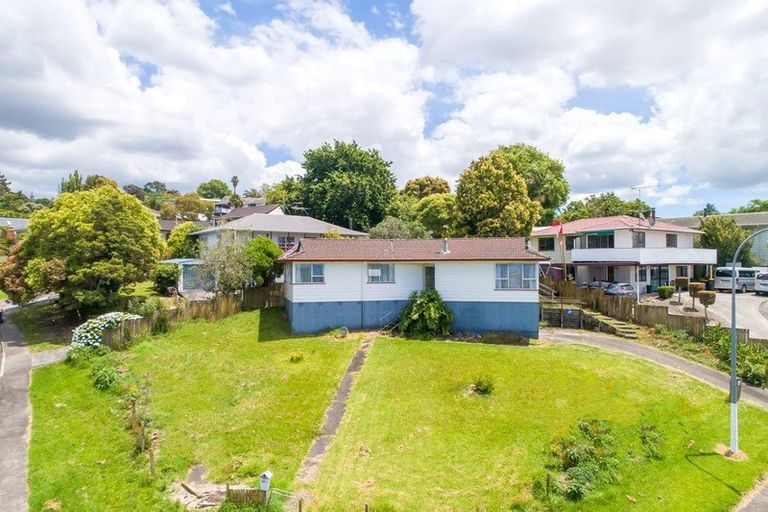 Photo of property in 61 Reynella Drive, Massey, Auckland, 0614