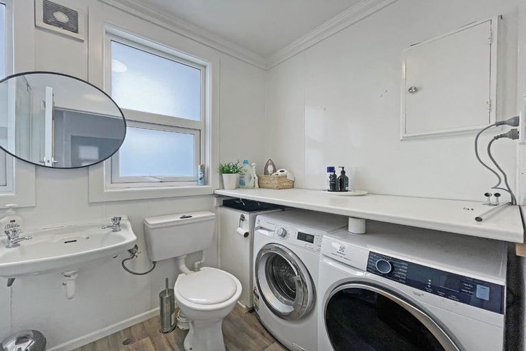 Photo of property in 1 Aurora Street, Petone, Lower Hutt, 5012