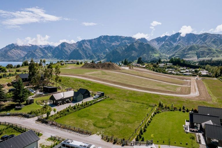 Photo of property in 13 Skylark Place, Lake Hawea, 9382