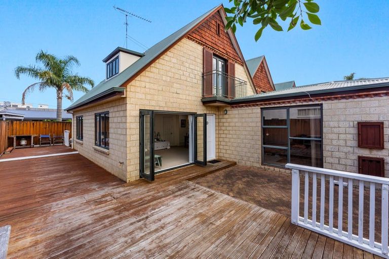 Photo of property in 1/52 Taharoto Road, Takapuna, Auckland, 0622