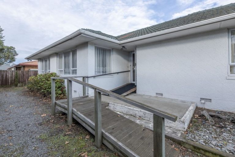 Photo of property in 406 Main North Road, Redwood, Christchurch, 8051
