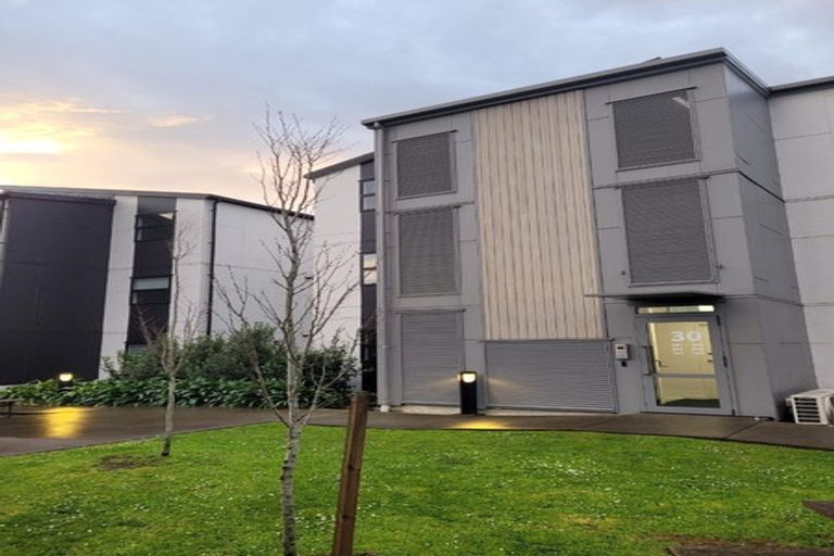 Photo of property in 302/30 Shortfin Place, Flat Bush, Auckland, 2019