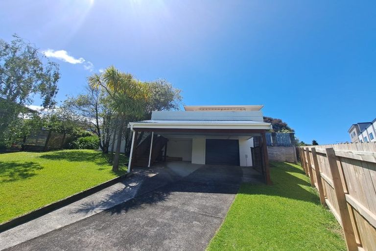Photo of property in 5 South Pacific Place, Henderson, Auckland, 0612