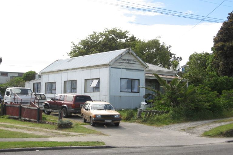 Photo of property in 4 Carlton Avenue, Gonville, Whanganui, 4501