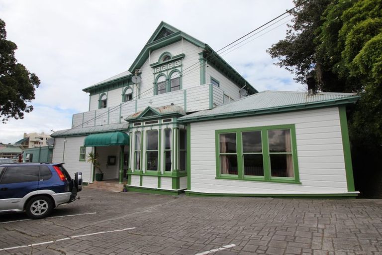 Photo of property in 327 Adelaide Road, Newtown, Wellington, 6021