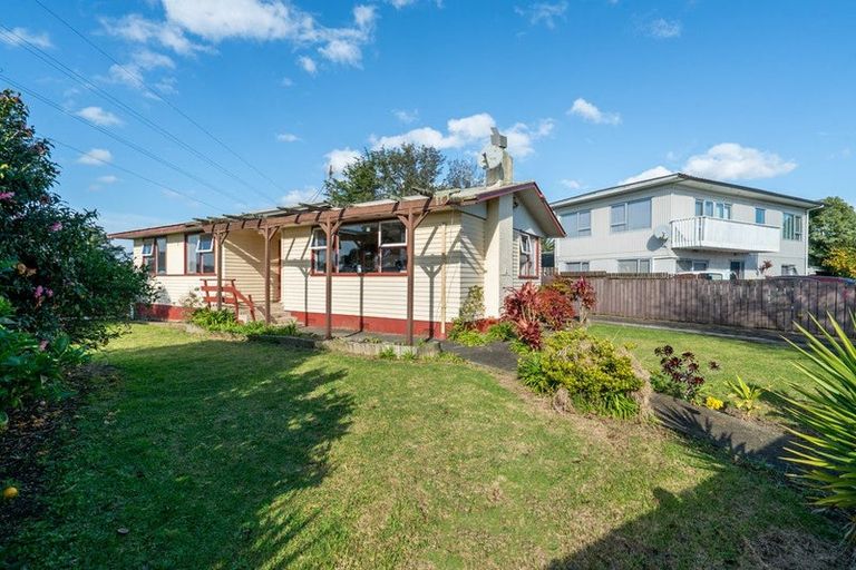 Photo of property in 42 Harania Avenue, Favona, Auckland, 2024