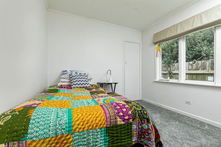 Photo of property in 22 Brandon Road, Glen Eden, Auckland, 0602