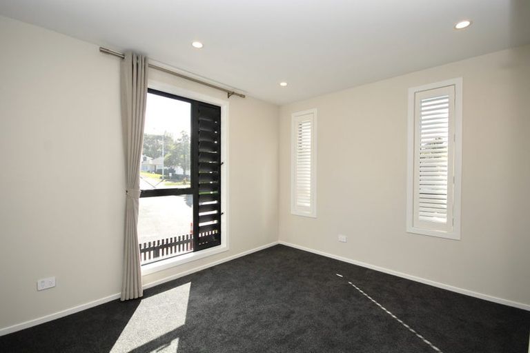 Photo of property in 41a Camelot Place, Glenfield, Auckland, 0629