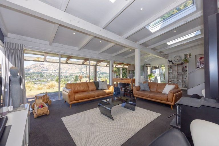 Photo of property in 12 Hillview Place, Wanaka, 9305