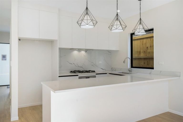 Photo of property in 76a Botany Road, Botany Downs, Auckland, 2010